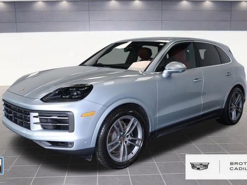 Used 2024 Porsche Cayenne image 1