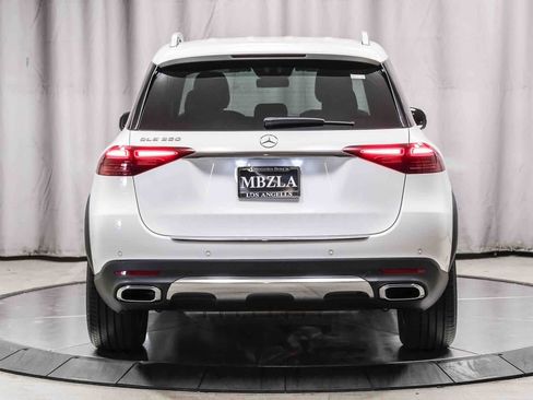 Certified 2025 Mercedes-Benz GLE 350 4MATIC image 3