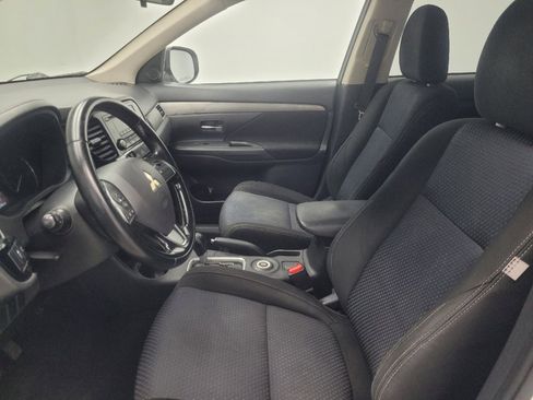 Used 2016 Mitsubishi Outlander SE AWD/4WD image 17