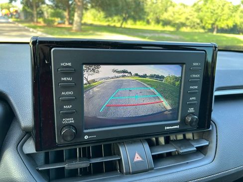 Used 2021 Toyota RAV4 LE FWD image 25