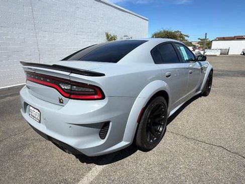 Used 2022 Dodge Charger Scat Pack RWD image 4