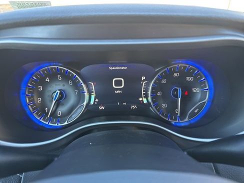 New 2026 Chrysler Pacifica Select image 15