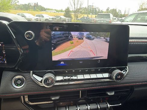 Used 2023 Chevrolet Colorado Z71 w/ Z71 Convenience Package 2 image 31