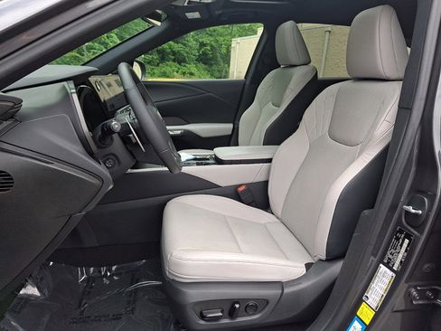 Used 2024 Lexus RX 350 Premium w/ Accessory Package (Z1) AWD/4WD image 15
