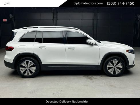 Used 2023 Mercedes-Benz EQB 300 4MATIC w/ Exclusive Package image 8