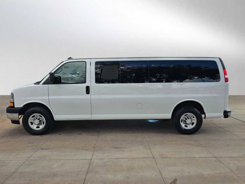 Used 2022 Chevrolet Express 3500 LT w/ LT Preferred Equipment Group RWD image 6