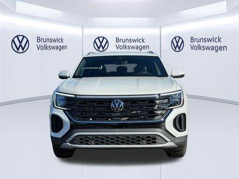New 2026 Volkswagen Atlas Cross Sport SE AWD/4WD image 2