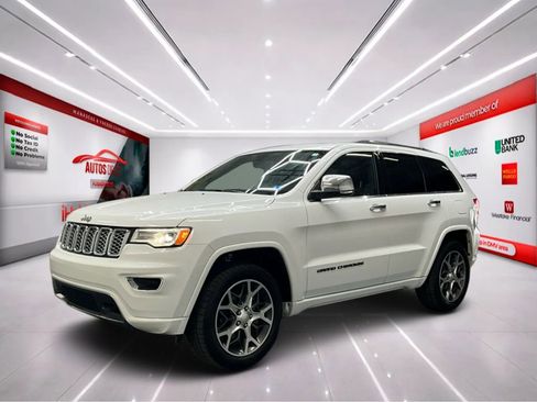 Used 2019 Jeep Grand Cherokee Overland AWD/4WD image 3