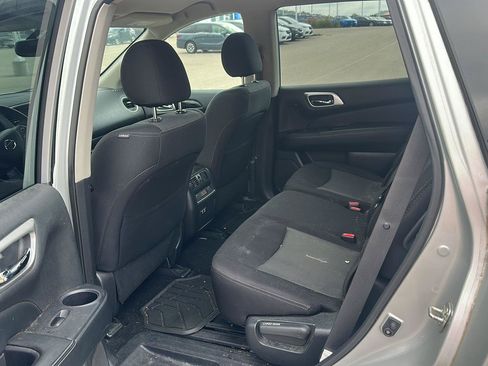 Used 2020 Nissan Pathfinder SV AWD/4WD image 18