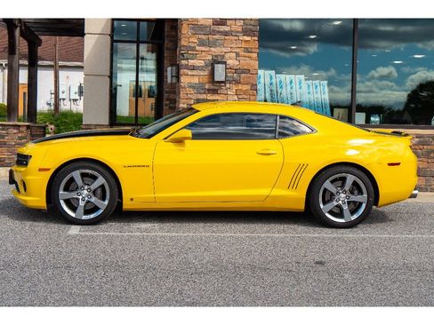 Used 2010 Chevrolet Camaro SS RWD image 6