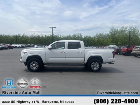 Used 2023 Toyota Tacoma SR AWD/4WD image 4