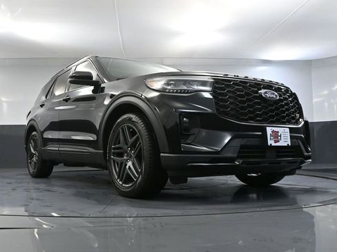 Used 2025 Ford Explorer ST image 63