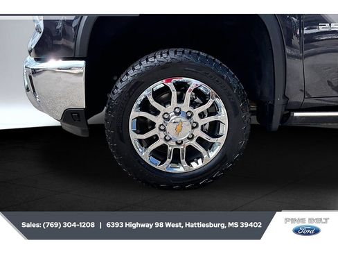 Used 2024 Chevrolet Silverado 2500 LTZ w/ LTZ Convenience Package AWD/4WD image 7