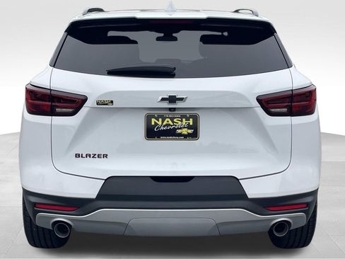 Used 2023 Chevrolet Blazer LT image 4