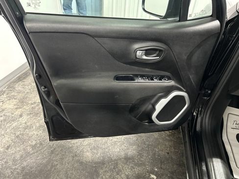 Used 2019 Jeep Renegade Sport AWD/4WD image 13