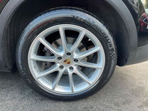 Used 2020 Porsche Cayenne AWD/4WD image 29