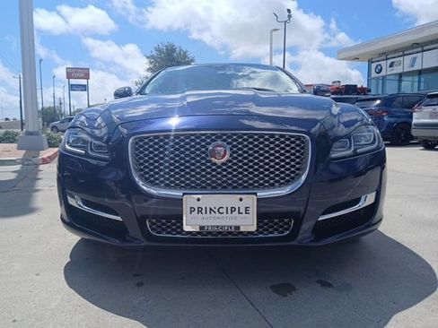 Used 2016 Jaguar XJ L Portfolio AWD/4WD image 2