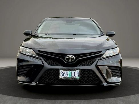 Used 2018 Toyota Camry SE FWD image 5