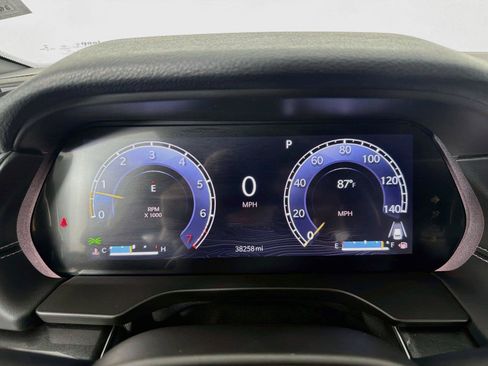 Used 2022 Jeep Grand Cherokee Altitude AWD/4WD image 13