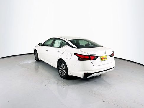 New 2025 Nissan Altima 2.5 SV image 5