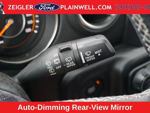 Used 2020 Jeep Wrangler Unlimited Sahara w/ Dual Top Group AWD/4WD image 24