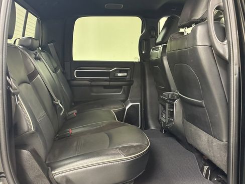 Used 2020 RAM 2500 Laramie w/ Night Edition image 32