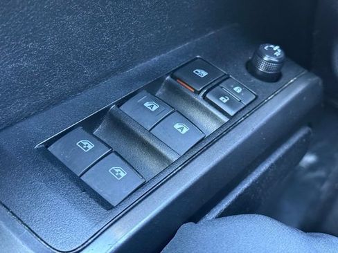Used 2021 Toyota Tacoma TRD Off-Road w/ TRD Premium Off Road Package AWD/4WD image 23