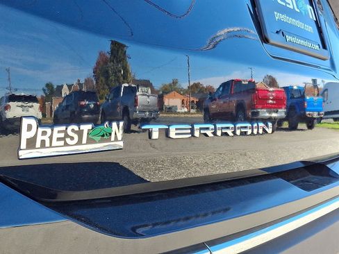 Used 2022 GMC Terrain SLT image 31