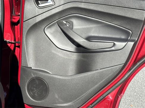 Used 2019 Ford Escape SEL image 16