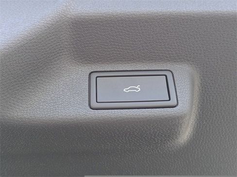 New 2025 Volkswagen ID. Buzz Pro S Plus image 14