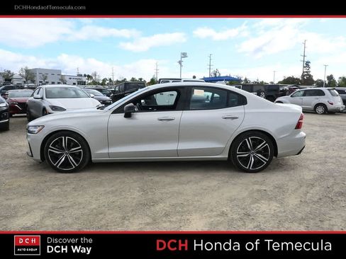 Used 2019 Volvo S60 T6 R-Design AWD/4WD image 4