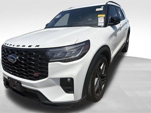 Used 2025 Ford Explorer ST AWD/4WD image 11