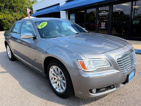 Used 2011 Chrysler 300 Limited RWD image 13