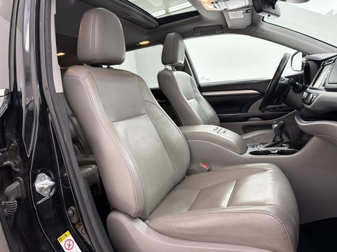 Used 2018 Toyota Highlander XLE FWD image 22