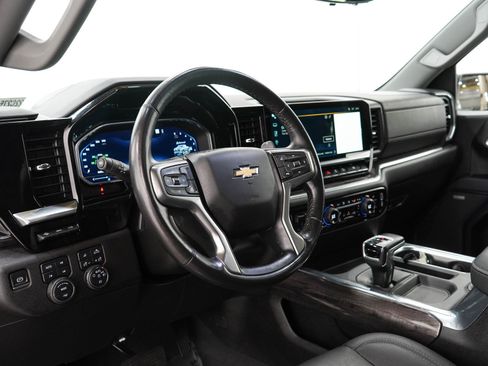 Used 2022 Chevrolet Silverado 1500 LTZ w/ LTZ Premium Package AWD/4WD image 26