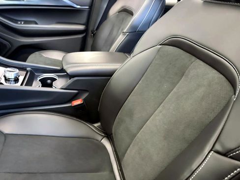 New 2025 Jeep Grand Cherokee Altitude image 9