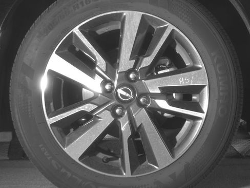 Used 2025 Nissan Versa SV FWD image 13
