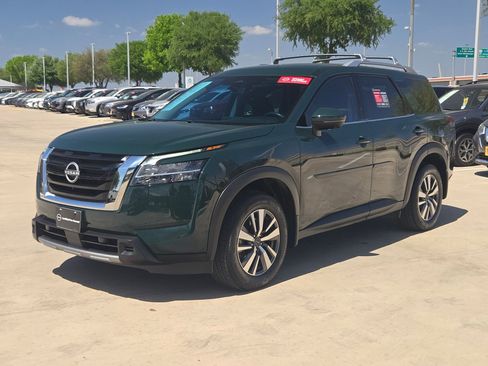 Certified 2024 Nissan Pathfinder SL FWD image 7