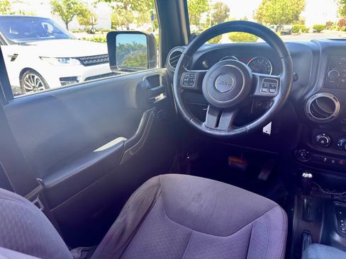 Used 2013 Jeep Wrangler Unlimited Sport image 22