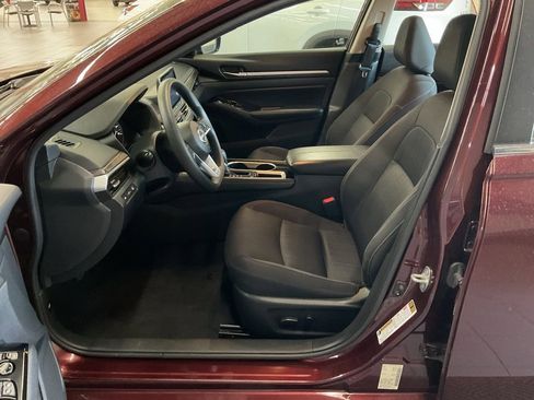 Used 2023 Nissan Altima 2.5 SV FWD image 10
