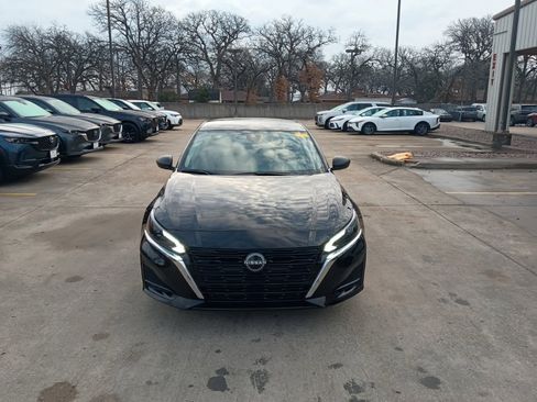 Used 2024 Nissan Altima 2.5 SV image 7