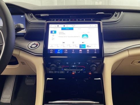 New 2025 Jeep Grand Cherokee L Limited w/ Luxury Tech Group II image 14