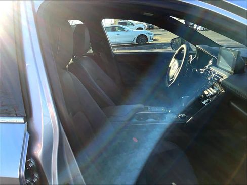 Used 2025 Lexus IS 300 F Sport image 10