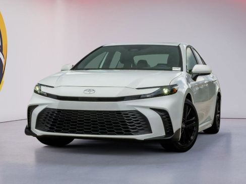 Used 2025 Toyota Camry SE w/ Multimedia Upgrade Package FWD image 1
