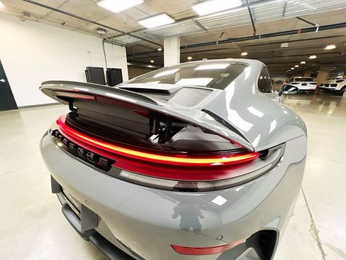Certified 2026 Porsche 911 GT3 RWD image 35