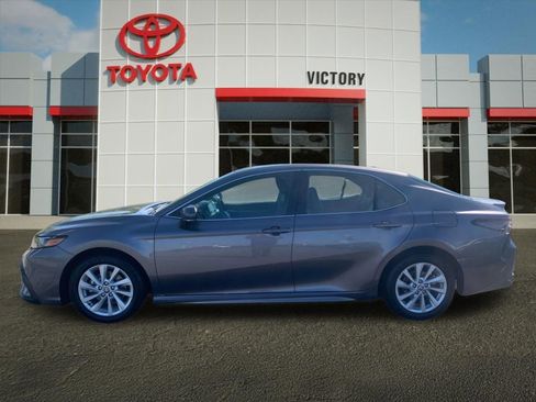 Used 2024 Toyota Camry SE FWD image 6