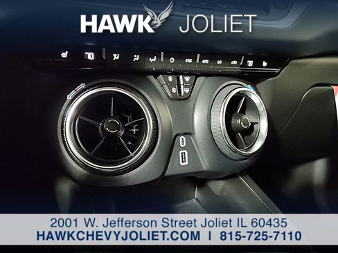 Used 2025 Chevrolet Blazer LT AWD/4WD image 19