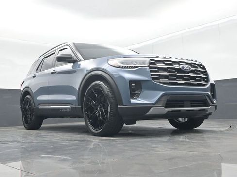 Certified 2025 Ford Explorer Active w/ Active Comfort Package RWD image 46