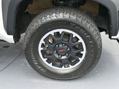 Used 2024 Toyota Tacoma TRD Off-Road AWD/4WD image 30