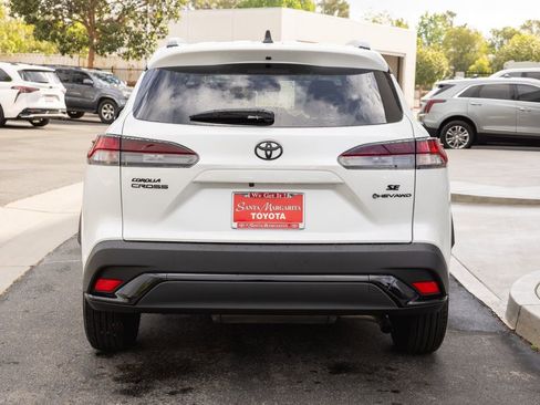 Certified 2026 Toyota Corolla Cross SE image 6
